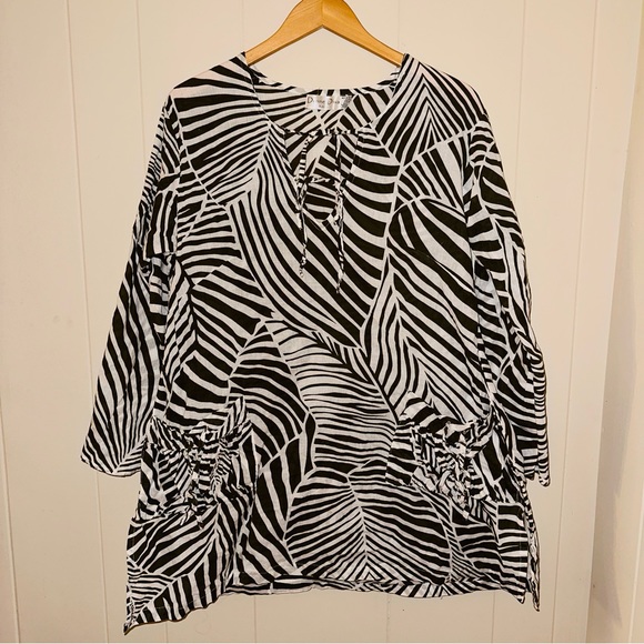 Divine Diva palm print shirt - Picture 1 of 7